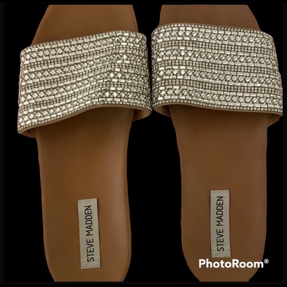 Steve Madden Shoes - Steve Madden rhinestone slides sz 9m